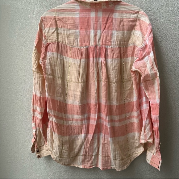 Anthropologie Holding Horses Gailen Plaid Button-Down Pink/Tan/Gold womens 4 - Picture 5 of 7
